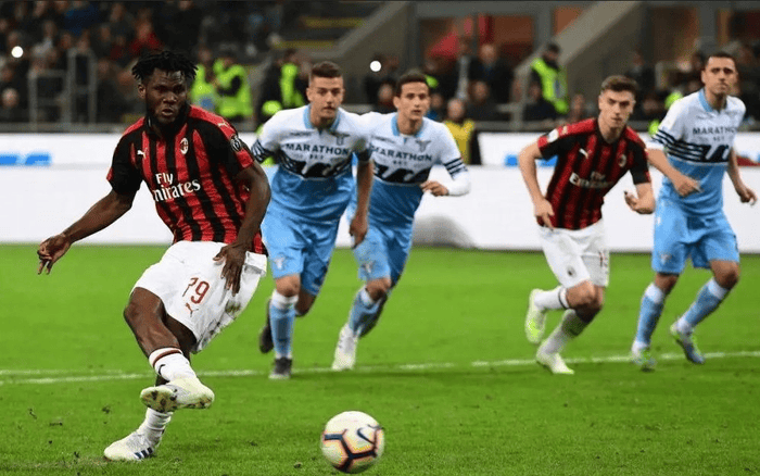 AC米兰再胜亚特兰大，继续追赶意甲榜首的简单介绍