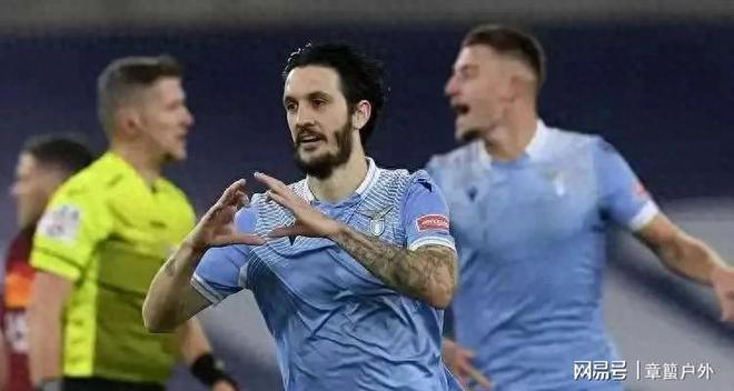 那不勒斯客场惊险战胜拉齐奥，保持不败势头的简单介绍